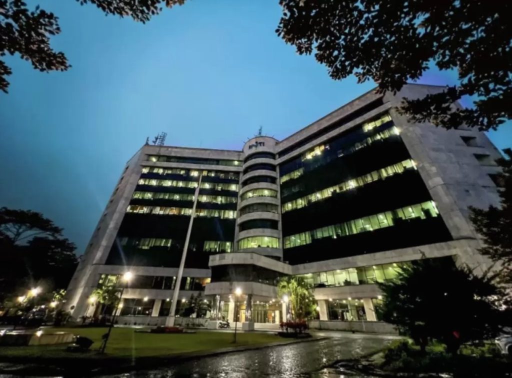 WhatsApp Image 2024-10-15 at 21.49.48 puteratelkom-indonesia-office-night