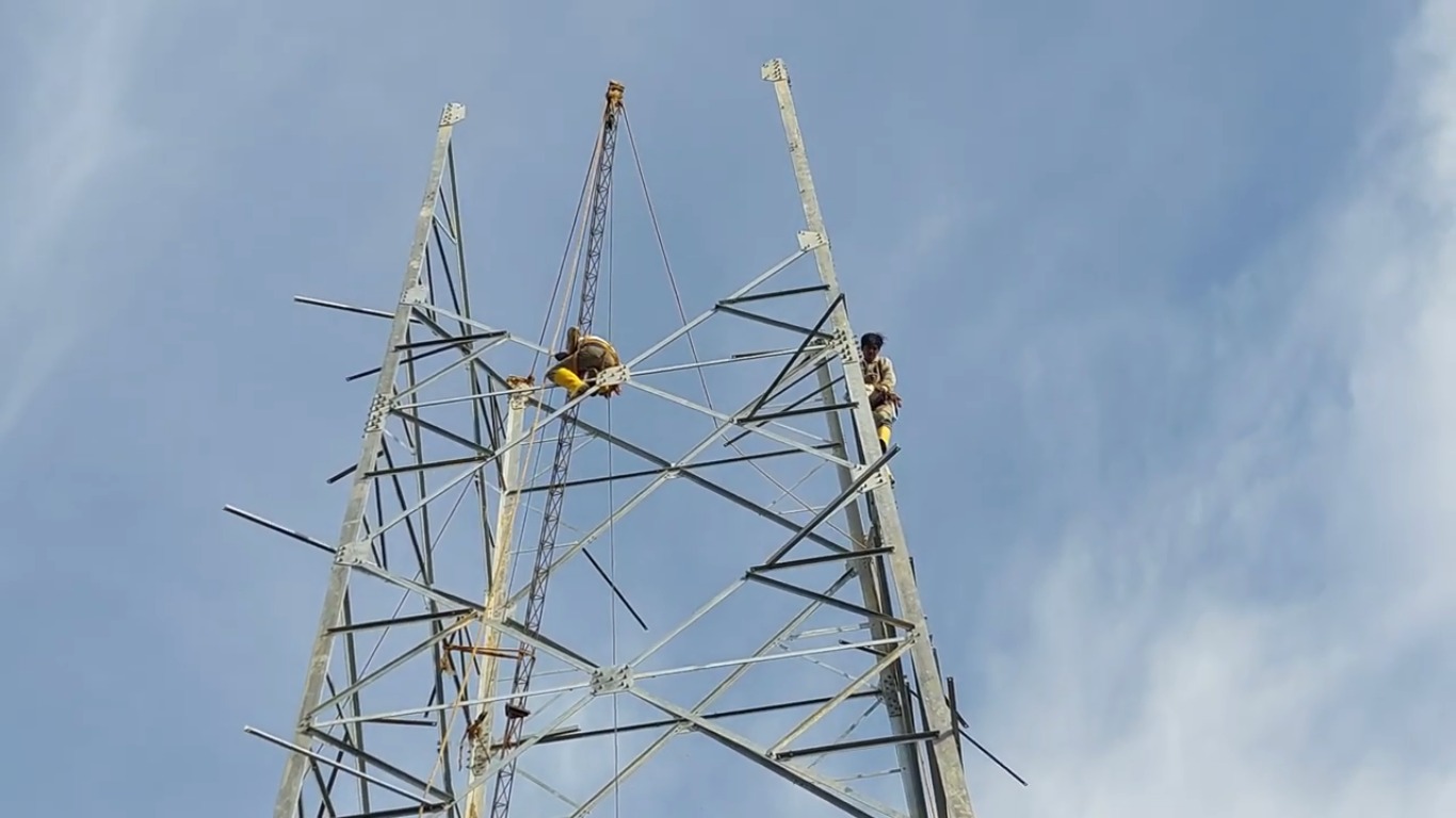 putratelkom-indonesia-construction-tower